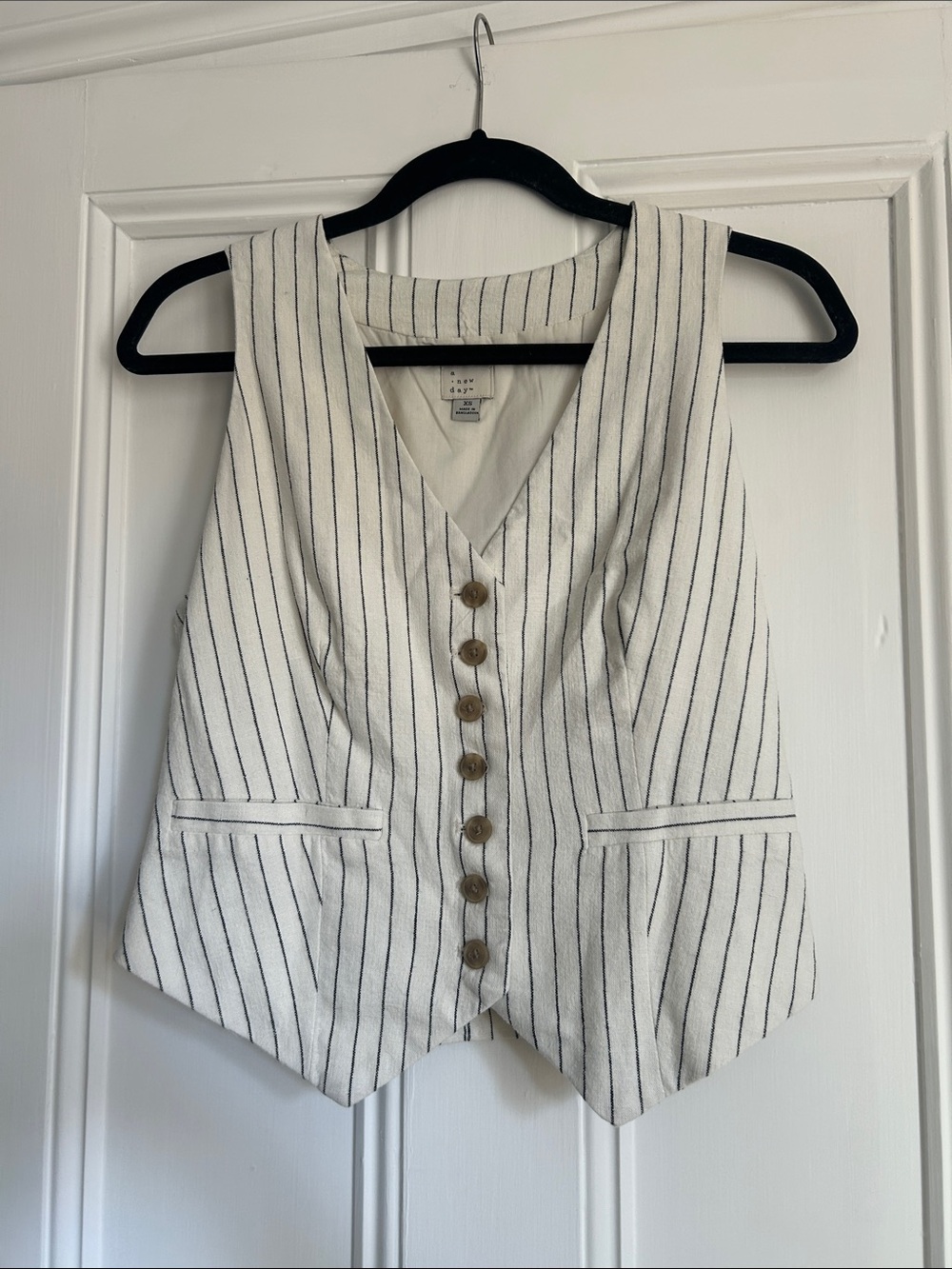 Striped V-Neck Button Front Vest - White/Black